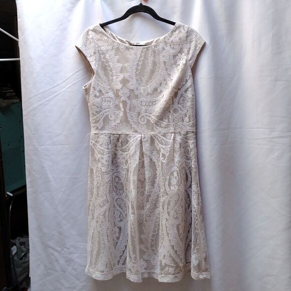 Liz Claiborne lace dress - Picture 1 of 3